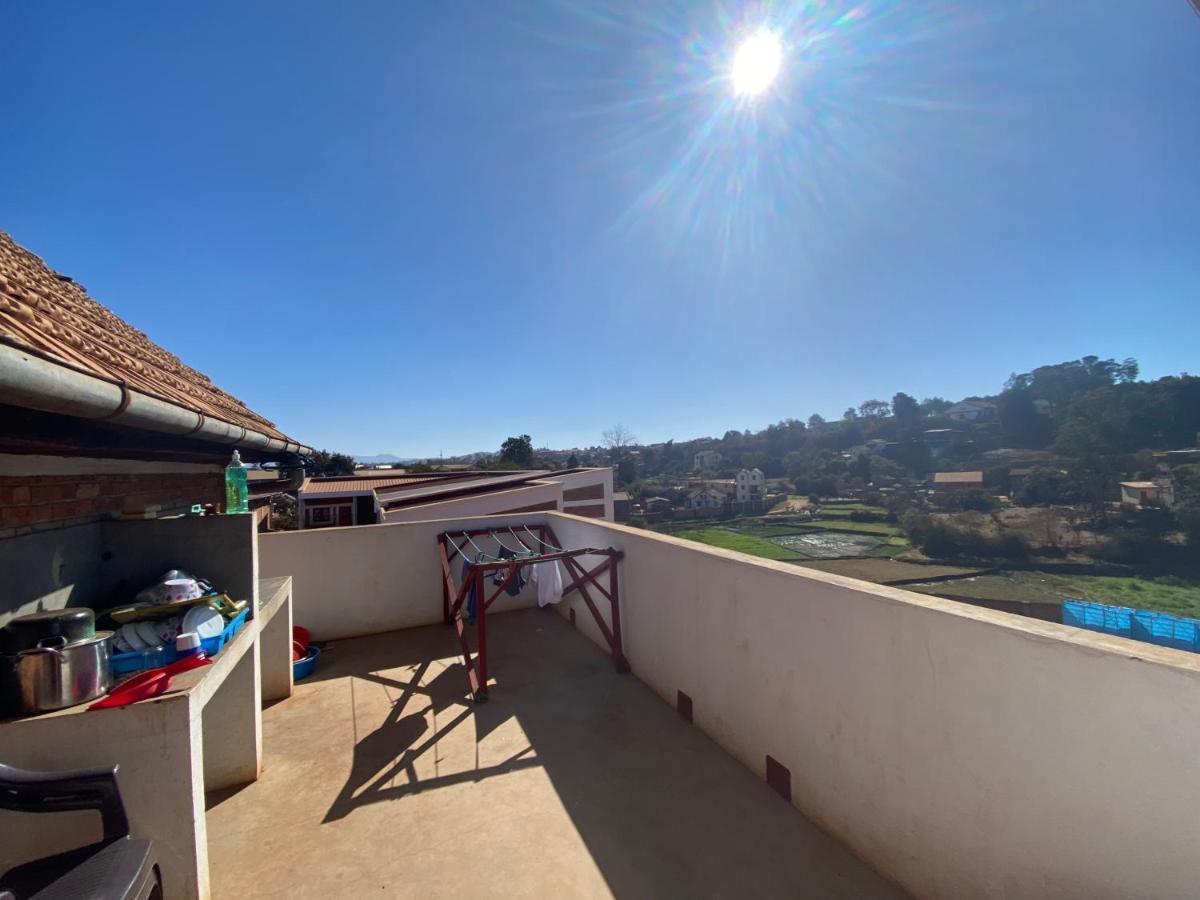 Lycee Picot De Cloriviere Dont Les Revenus Financent L'Education Des Eleves Apartment Antsirabe Exterior foto